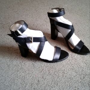 🌺 Black Guess Strappy Party Dress Shoes